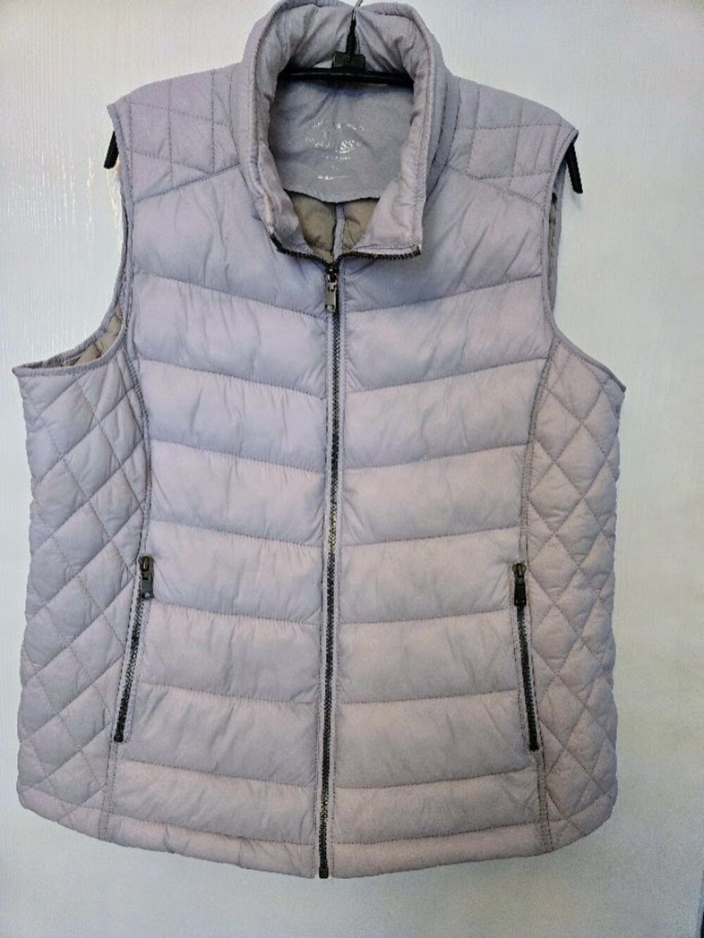 Bass light gray puffer vest Size XL